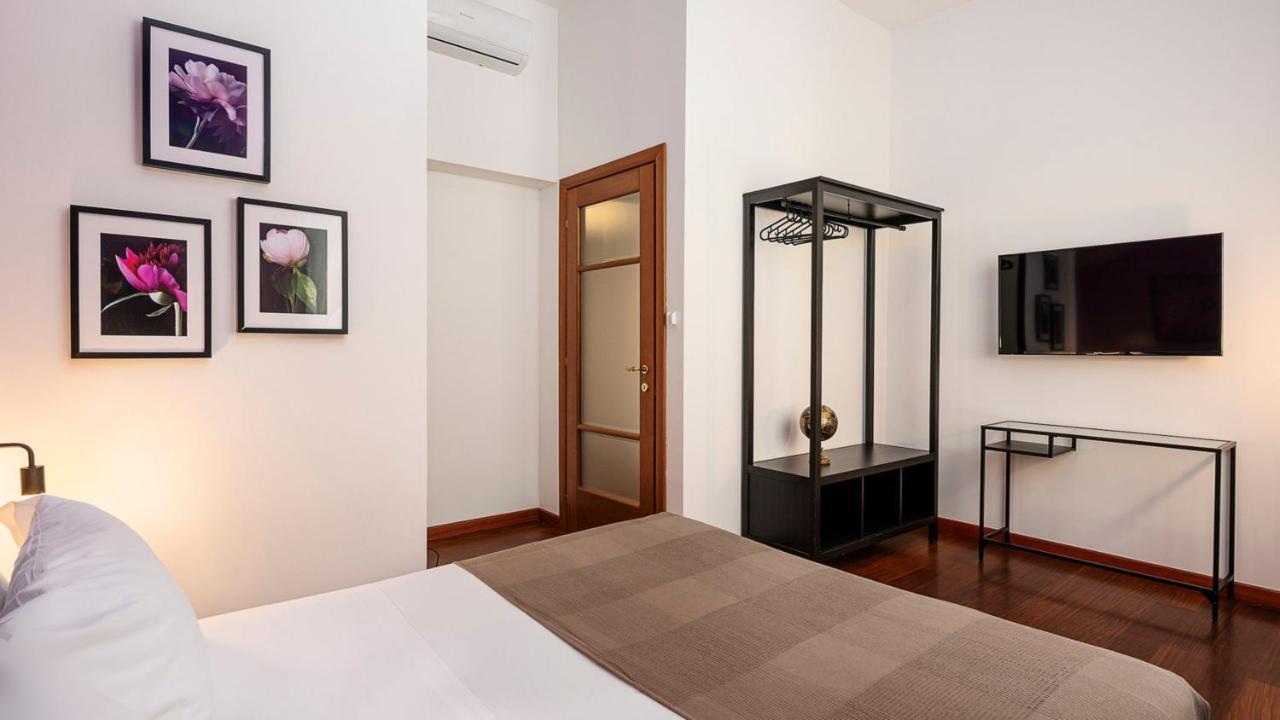 "Violet Dream" - Duomo Citylife Apartment Milan Bagian luar foto